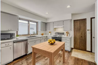 70 W Sandra Lee Drive, Saint Paul, MN 55119 - Photo 11