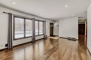 70 W Sandra Lee Dr, Saint Paul, MN 55119 - Photo 7