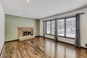 70 W Sandra Lee Dr, Saint Paul, MN 55119 - Photo 5