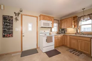255 W Vine St, Mondovi, WI 54755 - Photo 9