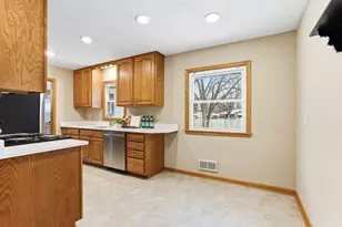 10833 Toledo Ave S, Bloomington, MN 55437 - Photo 7