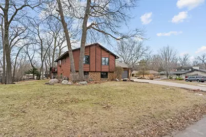 8560 Holland Avenue, Apple Valley, MN 55124 - Photo 3