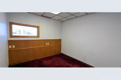 2304 S Broadway Street, Alexandria, MN 56308 - Photo 13