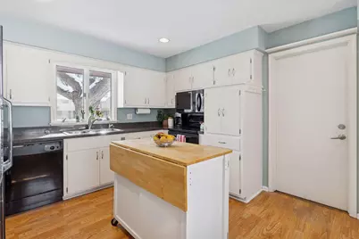 5945 Westmore Way, Golden Valley, MN 55422 - Photo 5