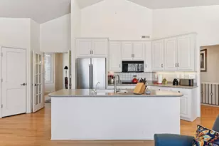 665 Waycliffe Dr N, Wayzata, MN 55391 - Photo 3