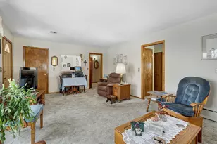 4213 Oakcrest Dr, Vadnais Heights, MN 55127 - Photo 3