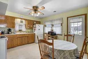 4213 Oakcrest Dr, Vadnais Heights, MN 55127 - Photo 5