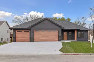802 Dutton Dr, Ellendale, MN 56026 - Photo 3