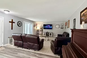 28308 Oliver Ave, Worthington, MN 56187 - Photo 17