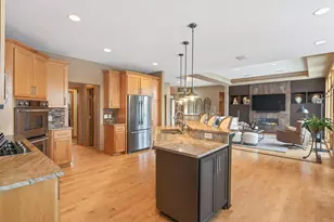 21115 Ridgewood Tr, Lakeville, MN 55044 - Photo 9