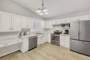 1340 Broadview Ave, Chaska, MN 55318 - Photo 7