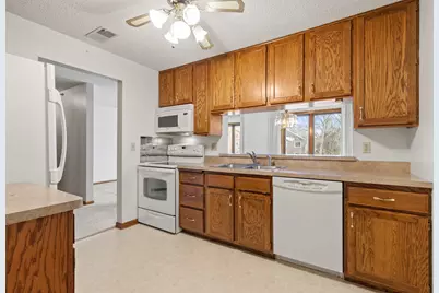 4035 Victoria Street N #211, Shoreview, MN 55126 - Photo 9