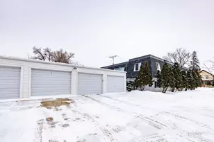 702 Oak St N, Fargo, ND 58102 - Photo 33