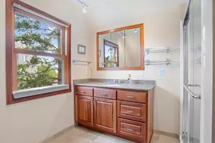 1017 Thomas Ave S, Minneapolis, MN 55405 - Photo 19