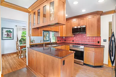 1017 Thomas Avenue S, Minneapolis, MN 55405 - Photo 3