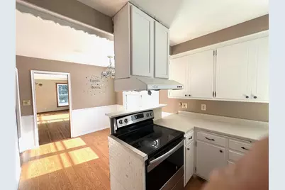 1415 Burke Avenue W, Roseville, MN 55113 - Photo 3