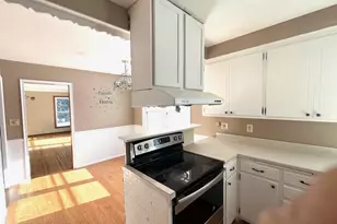 1415 Burke Ave W, Roseville, MN 55113 - Photo 3