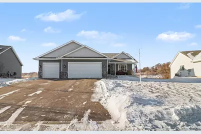 913 Mulberry Avenue NE, Montgomery, MN 56069 - Photo 1