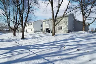 4609 Heather Way N, Oakdale, MN 55128 - Photo 23