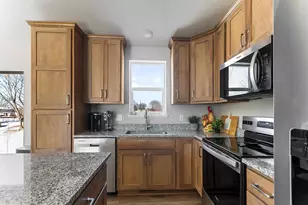 200 9th Ave Ct NW, Lonsdale, MN 55046 - Photo 5