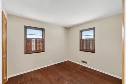 6330 Perry Avenue N, Brooklyn Center, MN 55429 - Photo 17