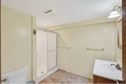 6330 Perry Avenue N, Brooklyn Center, MN 55429 - Photo 37