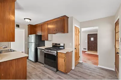 6330 Perry Avenue N, Brooklyn Center, MN 55429 - Photo 11