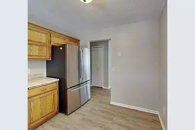 8301 Thomas Avenue N, Brooklyn Park, MN 55444 - Photo 3