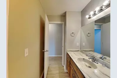 8301 Thomas Avenue N, Brooklyn Park, MN 55444 - Photo 11