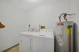 1561 Wheelock Ln, Saint Paul, MN 55117 - Photo 7