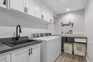335 Queensland Ln N, Plymouth, MN 55447 - Photo 57