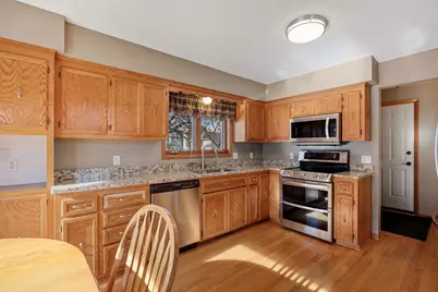 13475 Glenhurst Avenue, Savage, MN 55378 - Photo 7