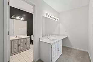 7631 Harold Ave, Golden Valley, MN 55427 - Photo 17