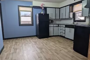 526 1st Ave SE, Wells, MN 56097 - Photo 5