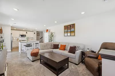 10546 Weston Way N, Maple Grove, MN 55369 - Photo 7