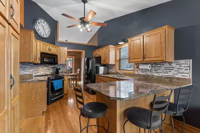 476 Hawthorn Road, Circle Pines, MN 55014 - Photo 11