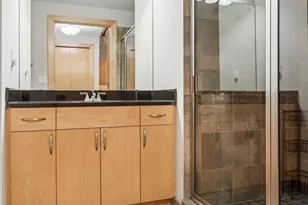 215 10th Ave S, Minneapolis, MN 55415 - Photo 23