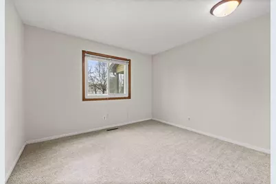 1049 Greenhaven Drive, Vadnais Heights, MN 55127 - Photo 13