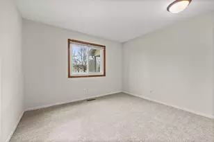 1049 Greenhaven Dr, Vadnais Heights, MN 55127 - Photo 13