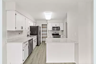 1049 Greenhaven Drive, Vadnais Heights, MN 55127 - Photo 5