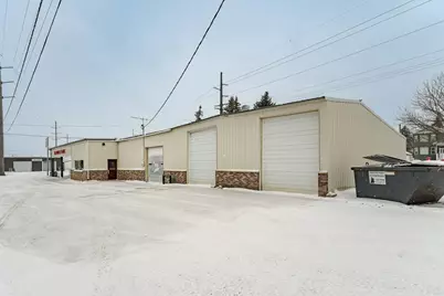 14 3rd Avenue SW, Dodge Center, MN 55927 - Photo 3