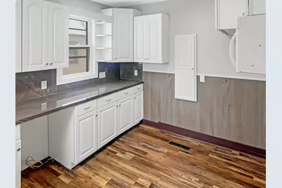 520 E Blue Earth Avenue, Fairmont, MN 56031 - Photo 7