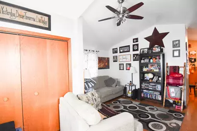 412 Kinney Avenue N, Thief River Falls, MN 56701 - Photo 5