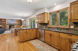 212 Geneva Blvd, Burnsville, MN 55306 - Photo 7