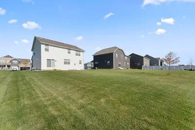 8345 Shire Trail, Woodbury, MN 55129 - Photo 5