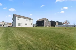 8345 Shire Trail, Woodbury, MN 55129 - Photo 5