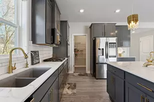 1663 Oak Crk Dr, Chaska, MN 55318 - Photo 15