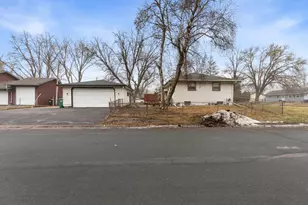 7676 Bacon Dr NE, Fridley, MN 55432 - Photo 19