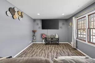 83 Farrell St N, Maplewood, MN 55119 - Photo 5