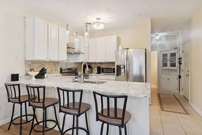 626 Willoughby Way W, Hopkins, MN 55305 - Photo 13